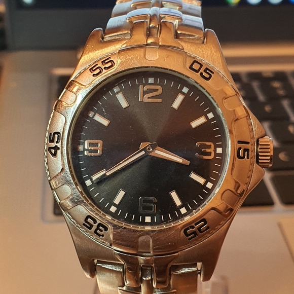 2/$20😄 FMD Silver/Black Stainless Steel Diver Style Men's Watch - Picture 1 of 3